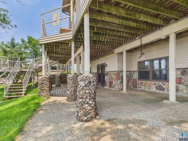 6797 Zimmerman Dr photo 5