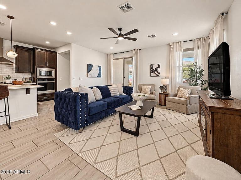 17224 W DESERT SAGE Drive photo 4