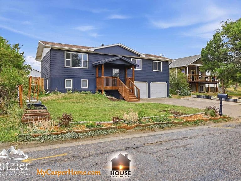 1920 Bonnie Brae St photo 2