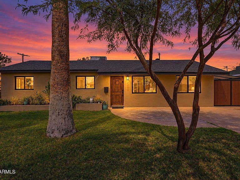 2208 E Turney Avenue photo 3