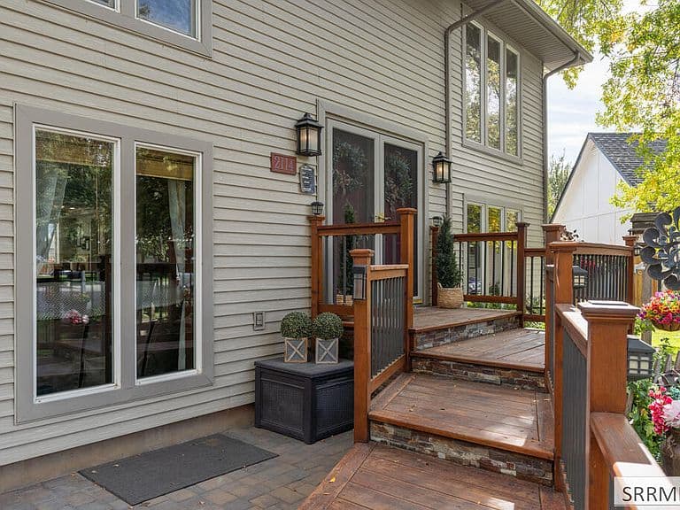2114 Enell St photo 3