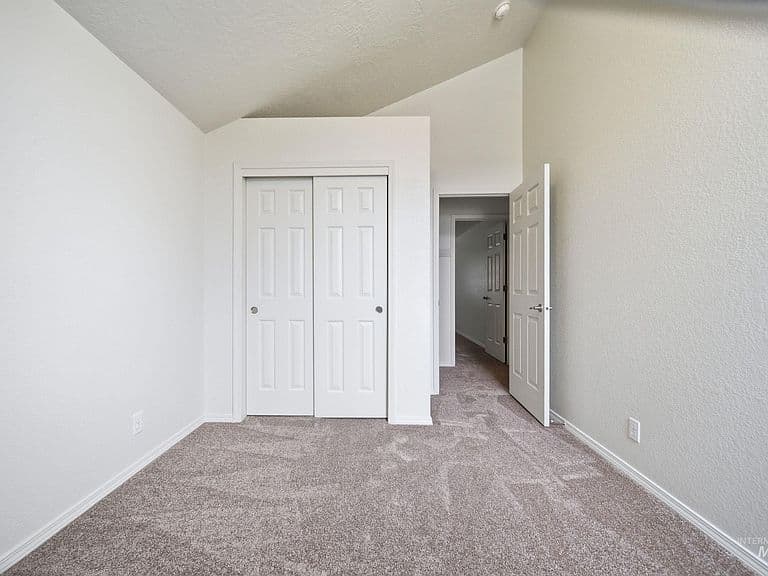 691 N Tidwell Way photo 4