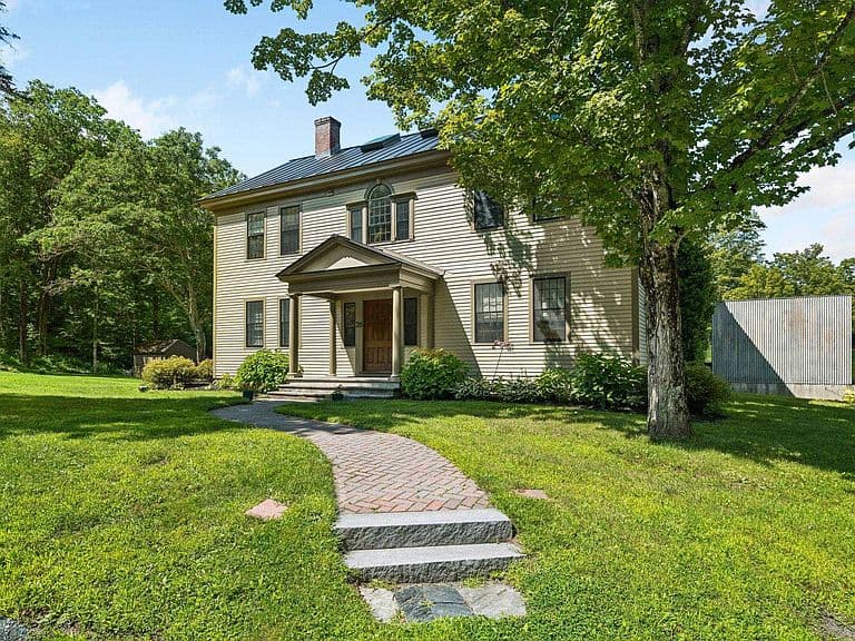 28 Loomis Road photo 4