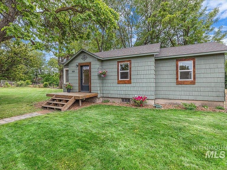 1419 E Boise Ave photo 2