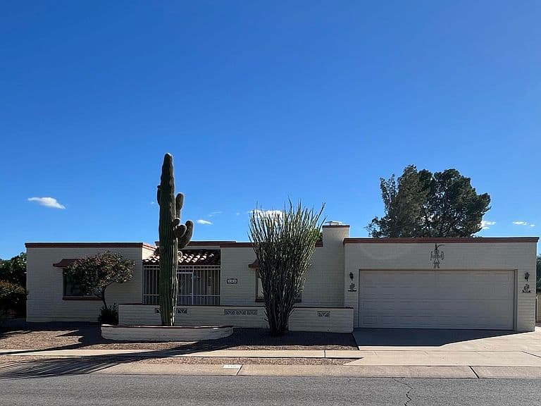 140 E San Vincent Dr photo 3