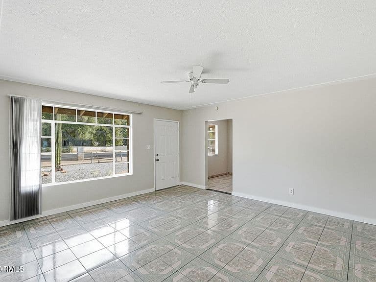 2231 W ORANGEWOOD Avenue photo 4