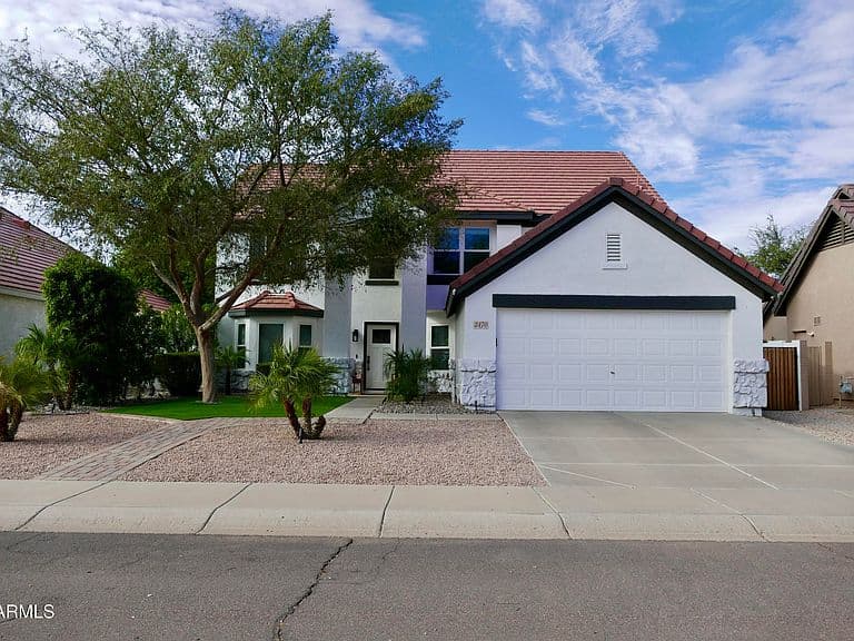 2470 E COUNTY DOWN Drive photo 1