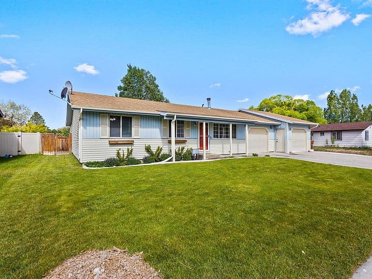 5761 Eve St photo 3