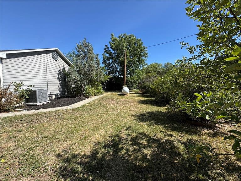 2475 2nd St photo 5