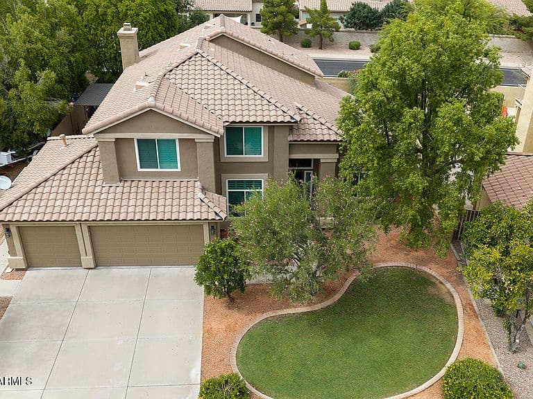 672 W SAN REMO Court photo 2