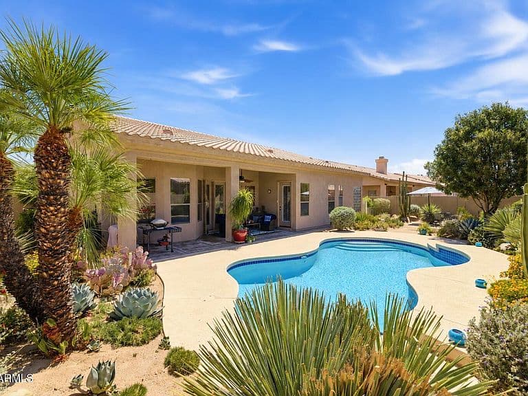 5670 W IRMA Lane photo 1