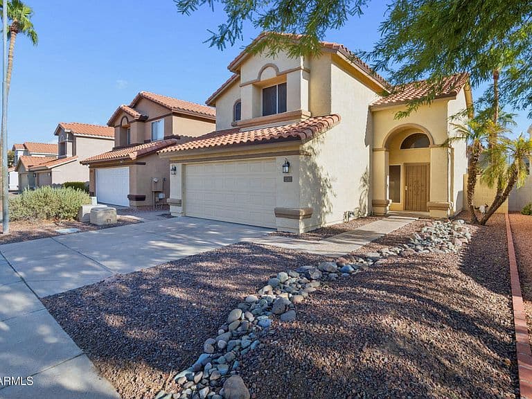 1243 E MURIEL Drive photo 1