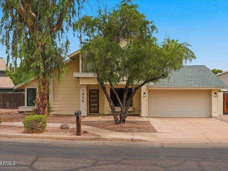 1865 S ASH Circle photo 2