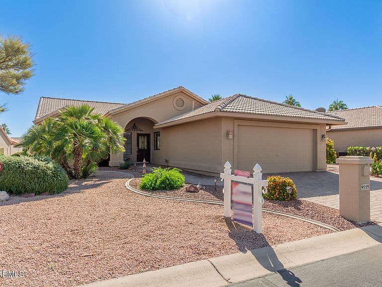 9559 E Sunburst Drive photo 3