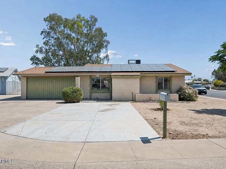 4301 N 80TH Lane photo 2