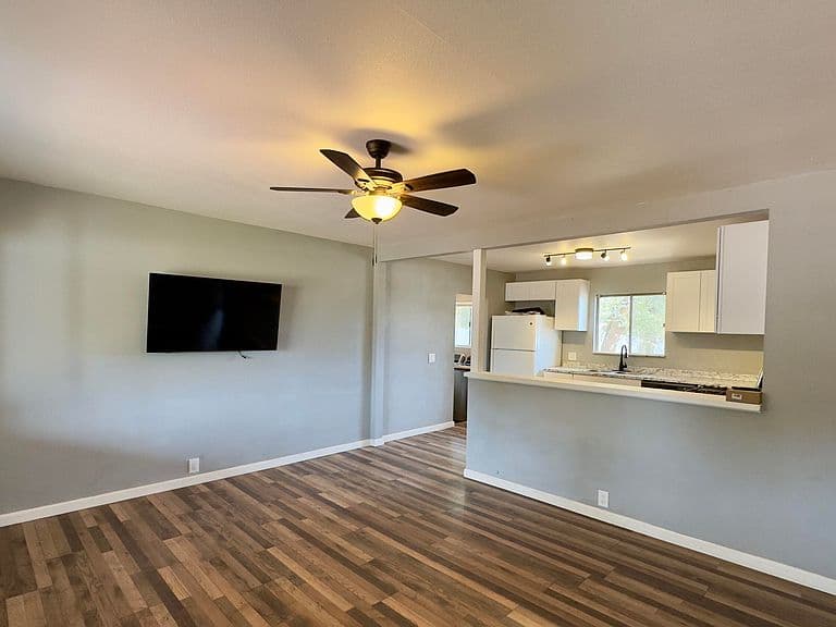 1206 N Apache Ln photo 5