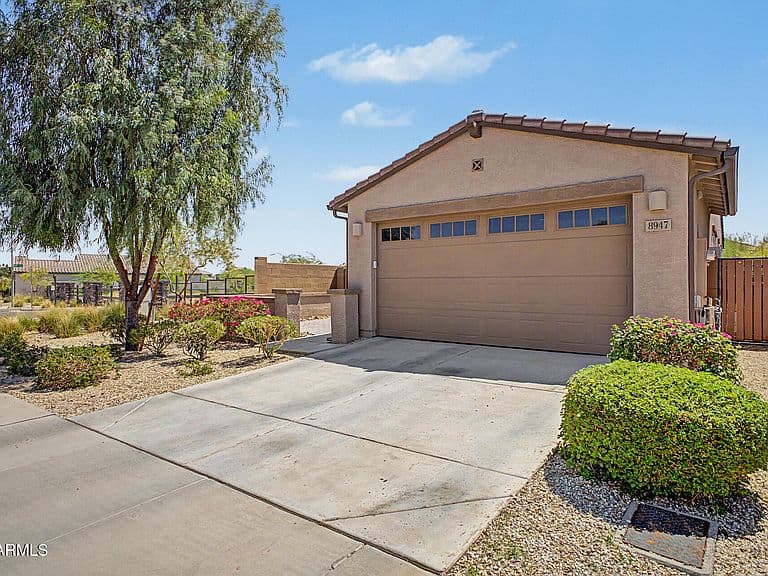 8947 W SOLANO Drive photo 4