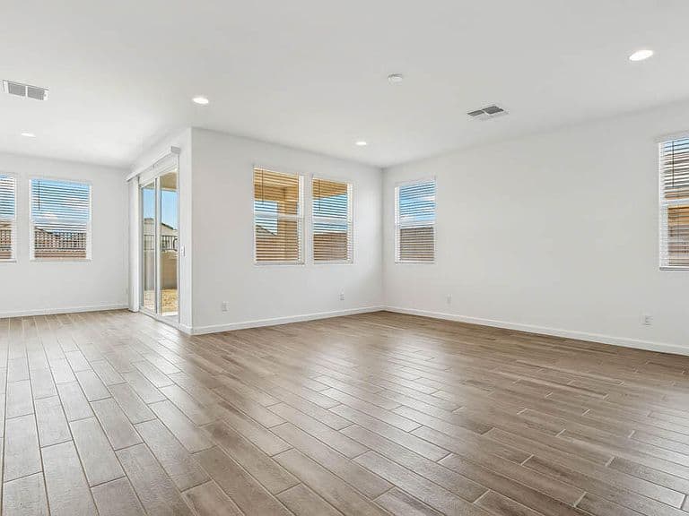 2611 W Solstice Avenue photo 3