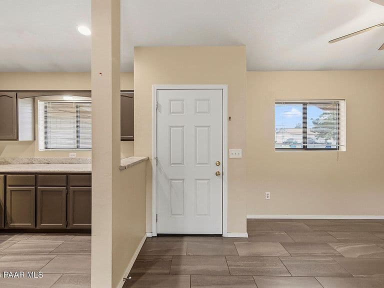8435 E Sommer Dr photo 3