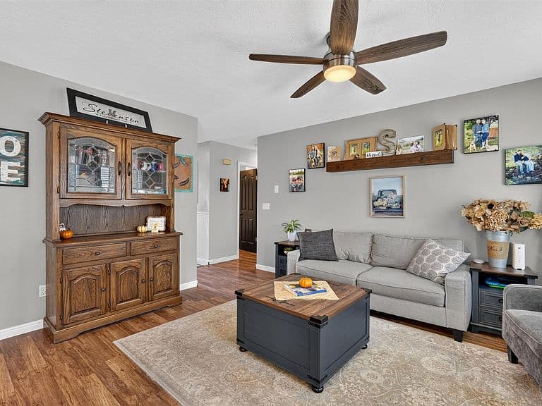 5247 Stuart Ave photo 5