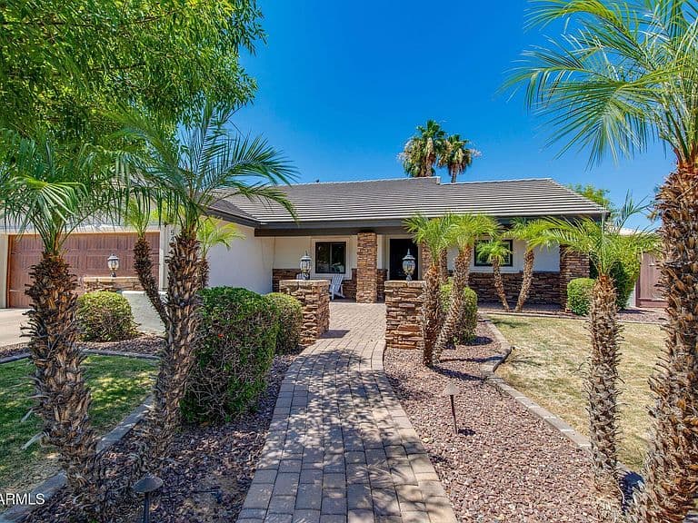 5416 E Hillery Drive photo 3