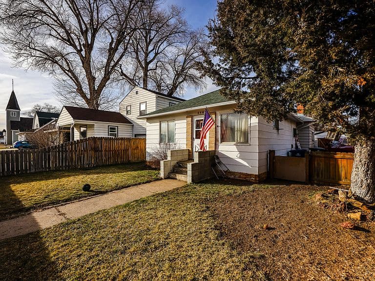 431 Park St photo 2