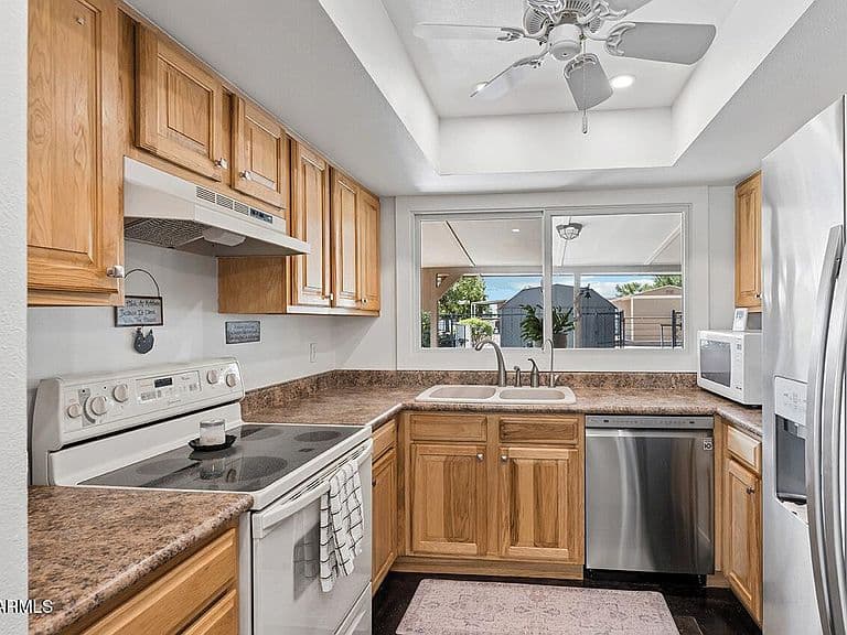 4701 W GREENWAY Road photo 4