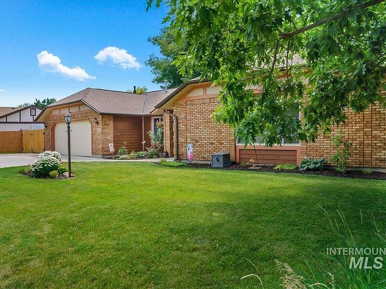 12125 W Edna St photo 4