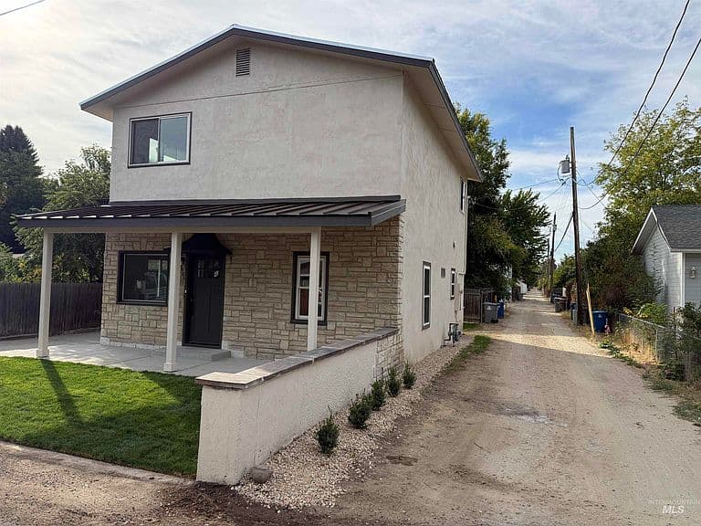 1509 W Highland St photo 2
