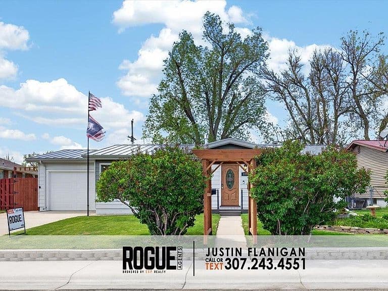 1774 Laramie Ave photo 4