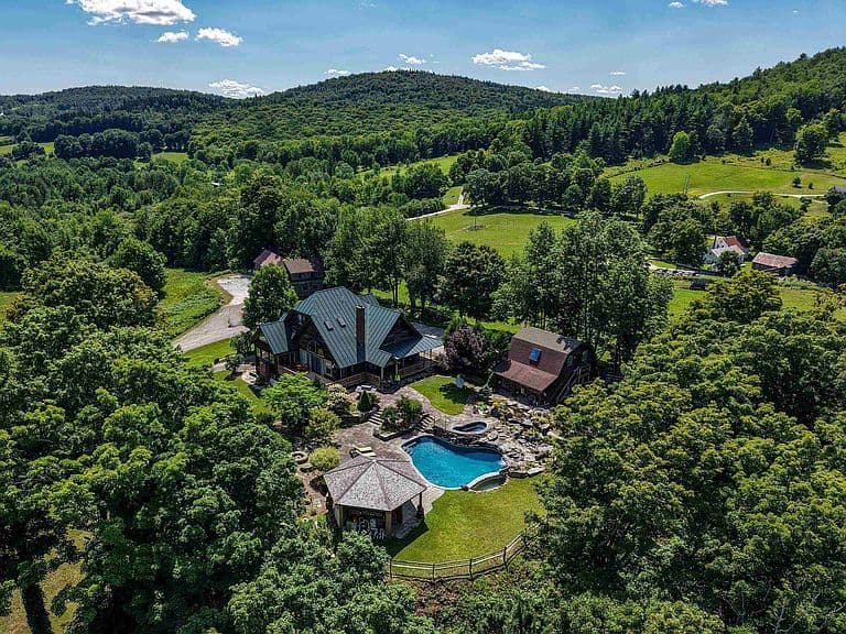 430 Fenn Road photo 1