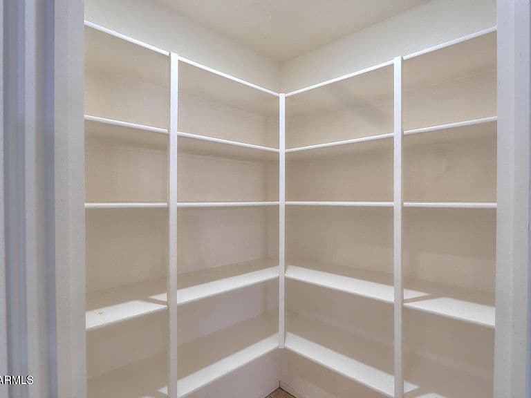 43579 W ELIZABETH Avenue photo 5