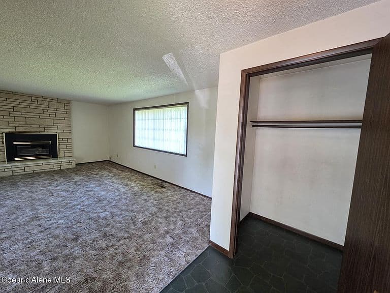 2341 N Honeysuckle Dr photo 4