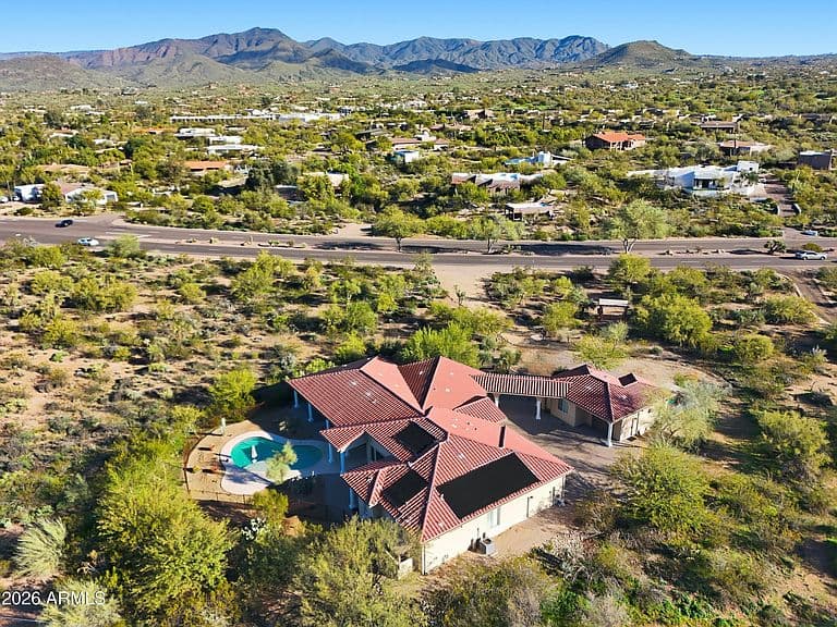 7917 E CAVE CREEK Road photo 2