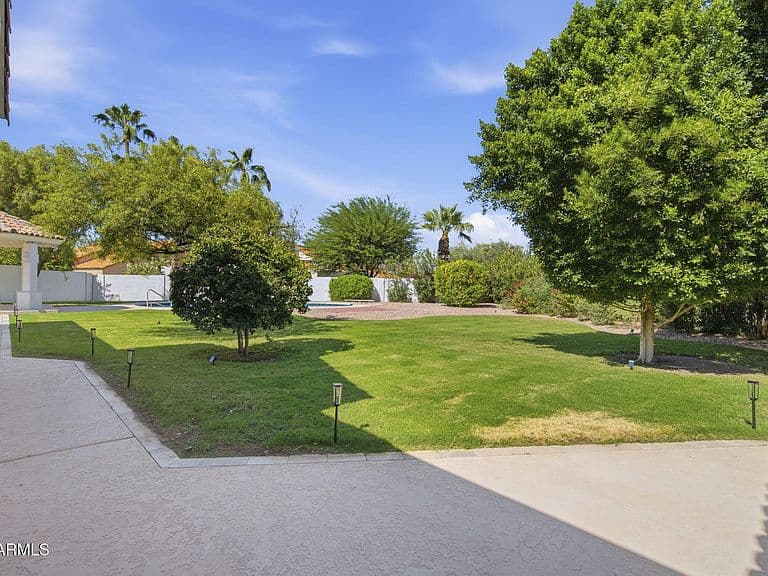 10130 E SAN SALVADOR Drive photo 3