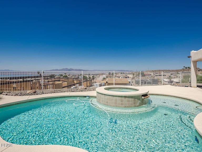 3770 Fortune Dr photo 3