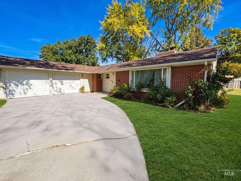 2708 N Redway Rd photo 3