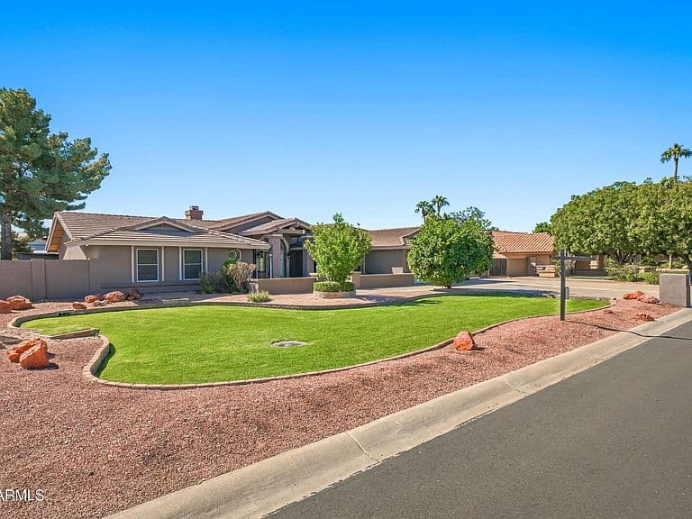 8621 W Via Montoya Drive photo 3