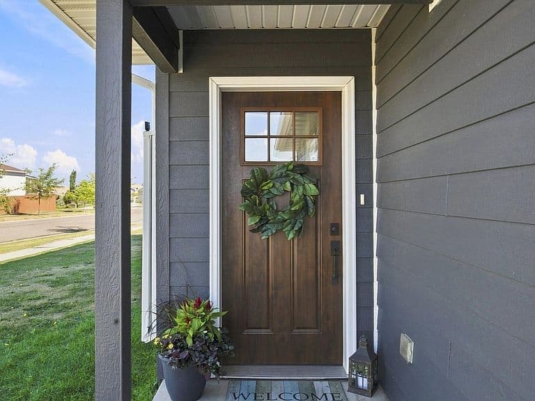 1102 Lilac Ln photo 2