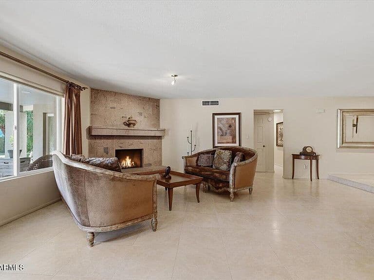 1001 E AIRE LIBRE Avenue photo 4