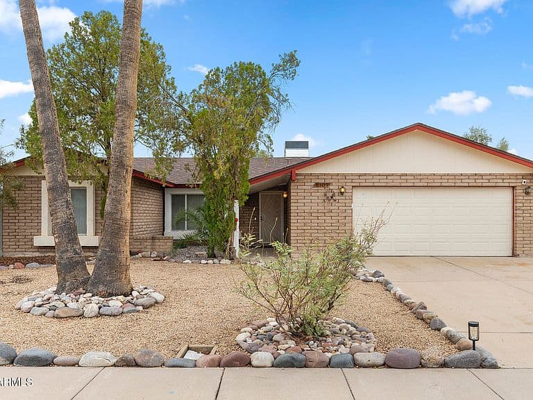 5107 W CORRINE Drive photo 1