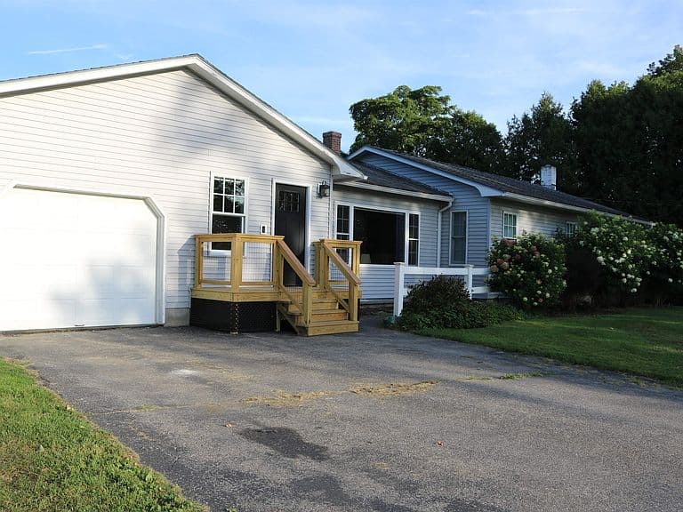 436 E Pittsford Road photo 2