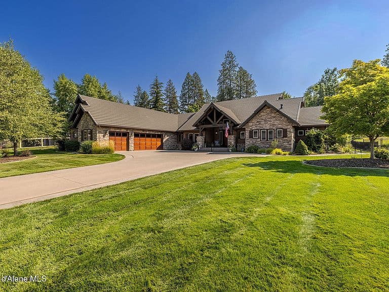 1560 E Bruin Loop photo 1