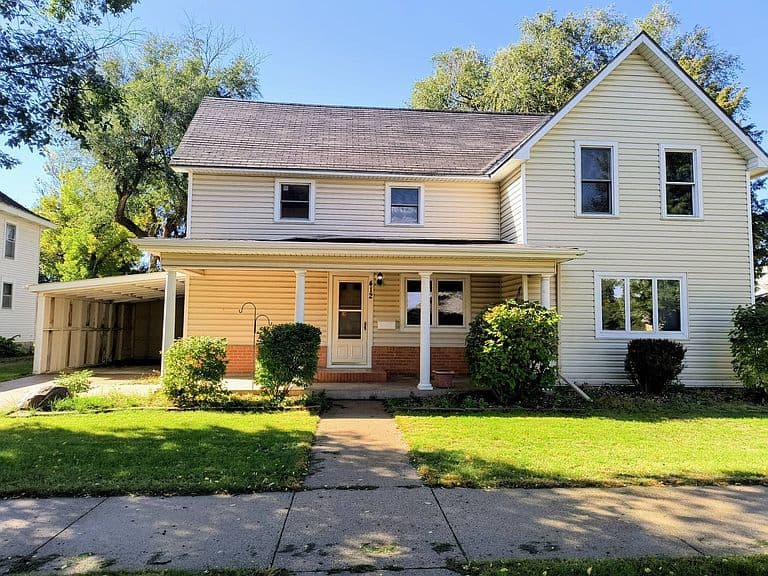 412 E 2nd St photo 1