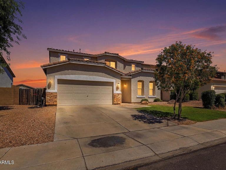 388 E Harold Drive photo 2