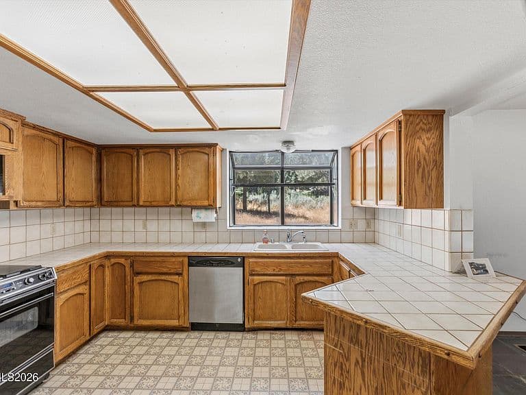 3684 Lakeview Rd photo 5
