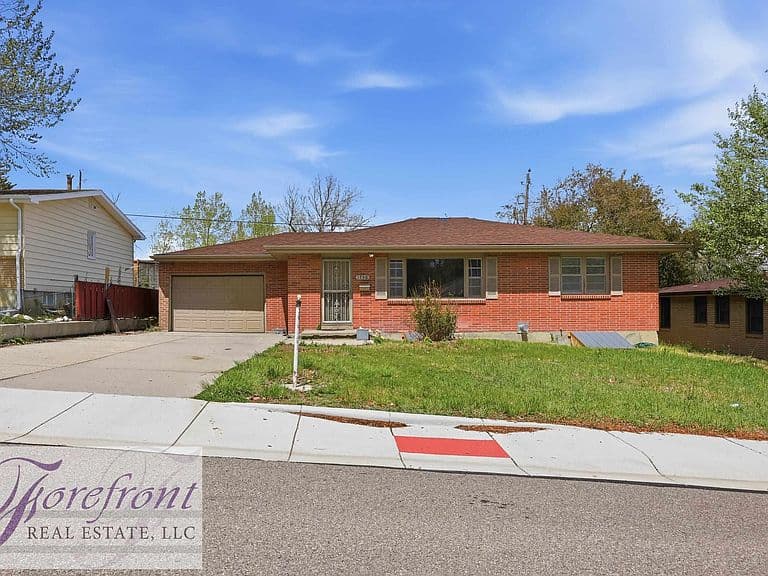 1750 Mariposa Blvd photo 1