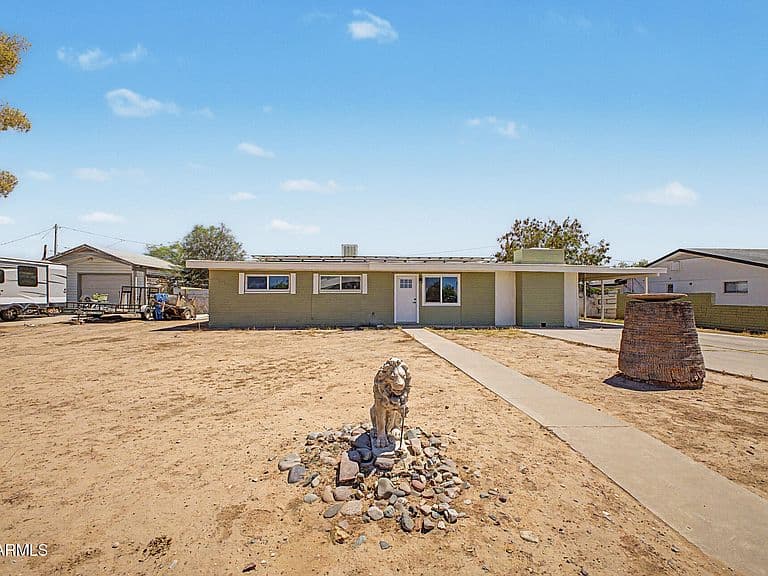639 W WILSON Avenue photo 5