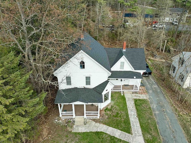96 Elm Street photo 3