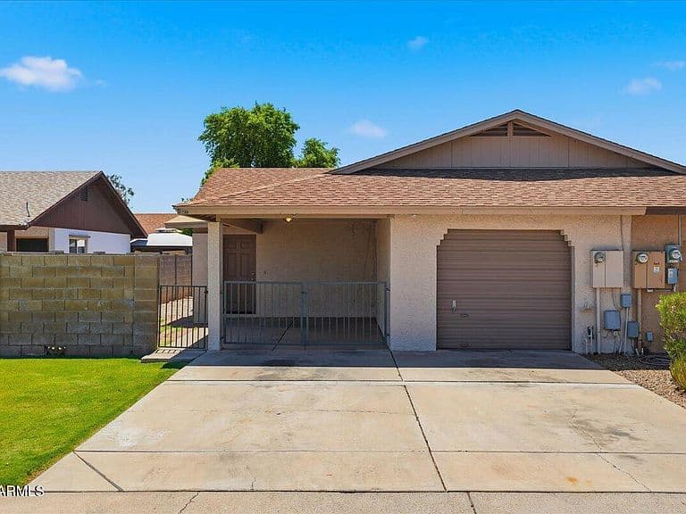 1837 E INTREPID Avenue photo 1